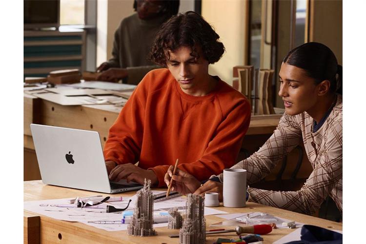 MacBook Pro 14 inch M5