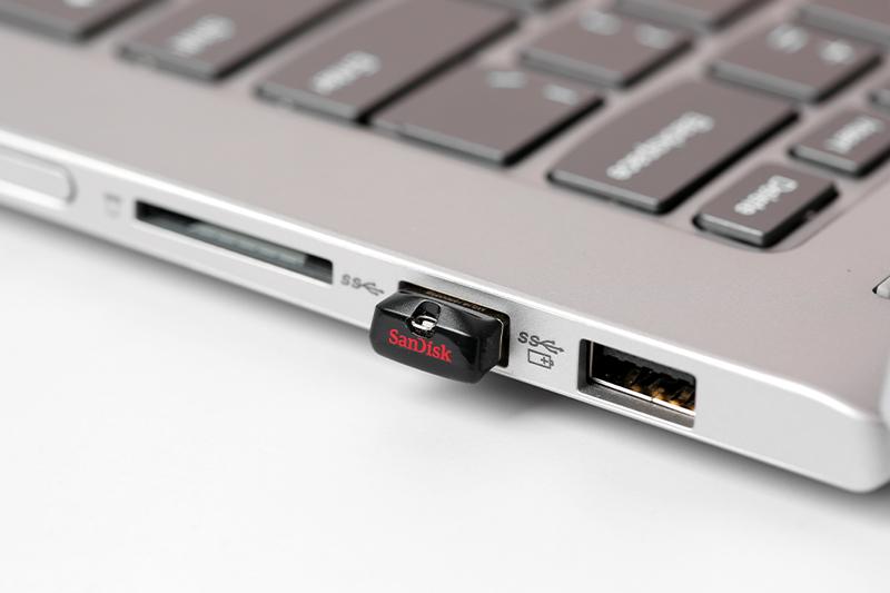 USB 2.0 8GB Sandisk SDCZ33 Đen - Hàng chính hãng