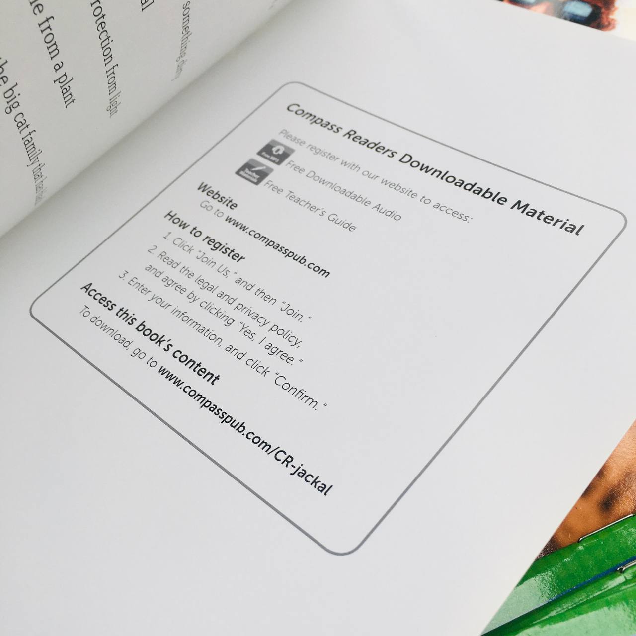 The Tiger, the Boy, and the Jackal - Leveled Reader with Downloadable Audio Free - Sách chuẩn nhập khẩu từ NXB Compass
