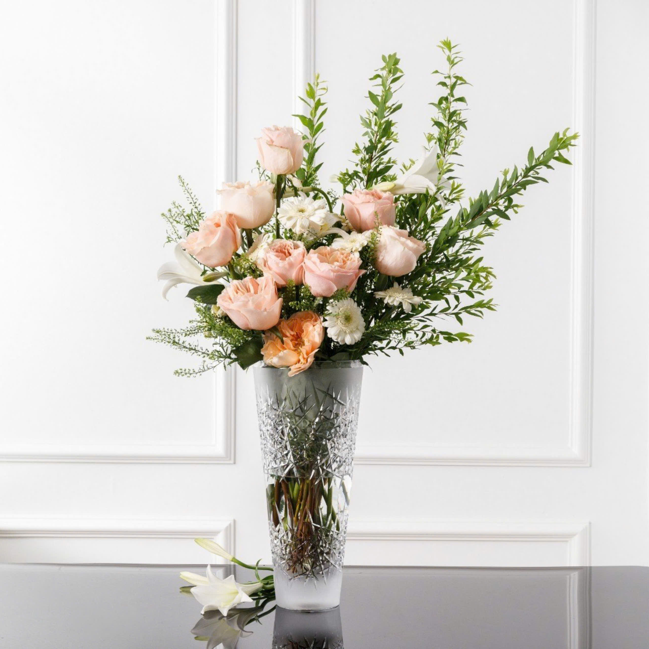 Bình hoa pha lê Tiệp cao cấp BOHEMIA cao 30.5 cm, hoa văn mài và phun cát mờ - Hàng chính hãng