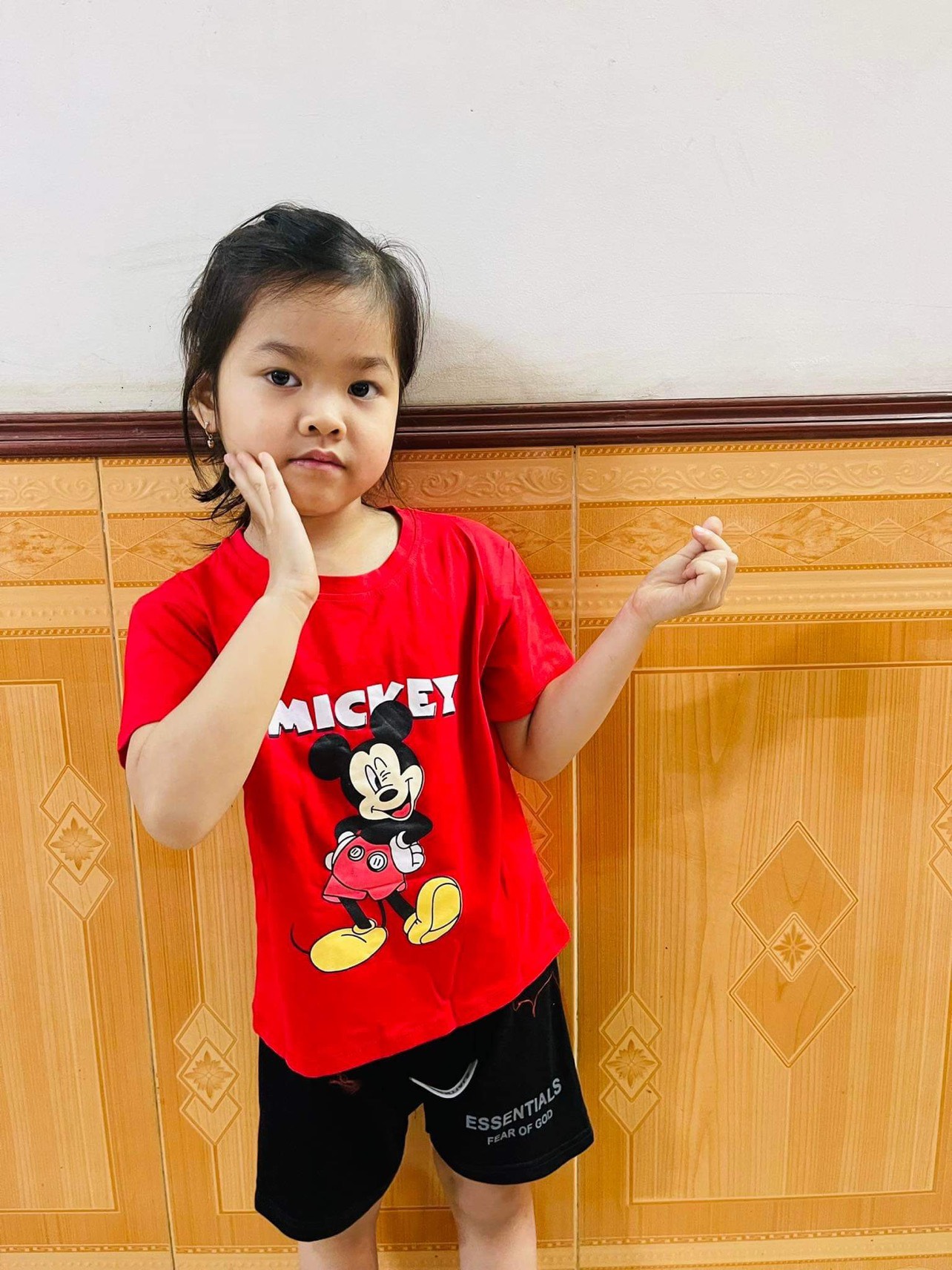 SET 3 ÁO THUN CỘC TAY HỌA TIẾT MICKEY SIÊU XINH CHO BÉ GÁI CHẤT MỀM MỊN