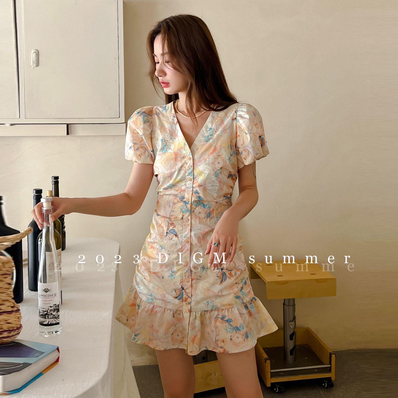 TOBE1SHOP Phong cách Pháp Vintage tranh sơn dầu xếp li váy mùa hè V cổ thắt lưng hiển thị gầy khí chất cao cấp cảm giác váy nhỏ