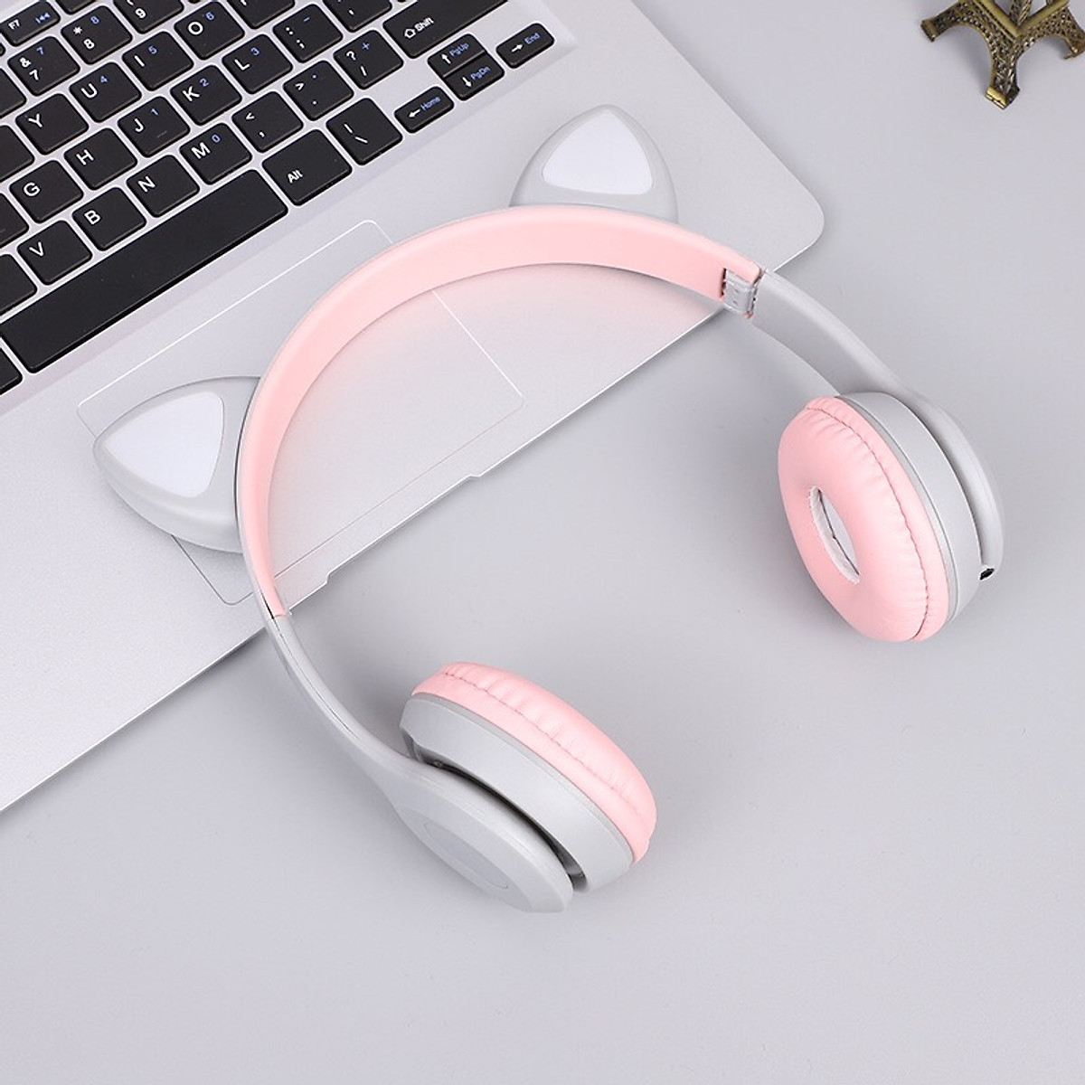 Tai nghe Bluetooth P47M gắn tai mèo dễ thương Phát sáng đèn đầy màu sắc Có LED có thẻ có thể gập lại - Hàng chính hãng