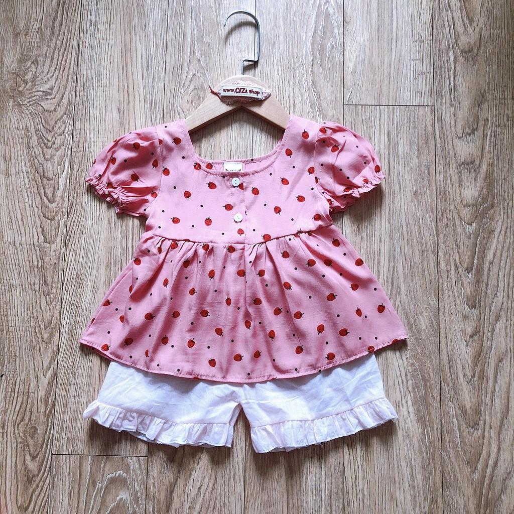 Bộ cộc tay hình dâu cho bé gái, chất đũi siêu mềm mát Cizi.shop