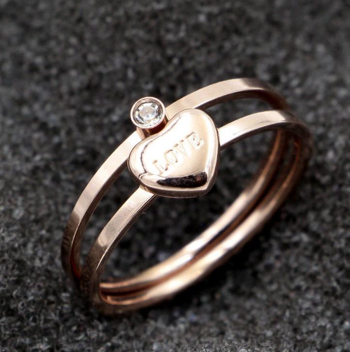 Bộ 2 Nhẫn Tim Love Titan Không Đen TT 0924