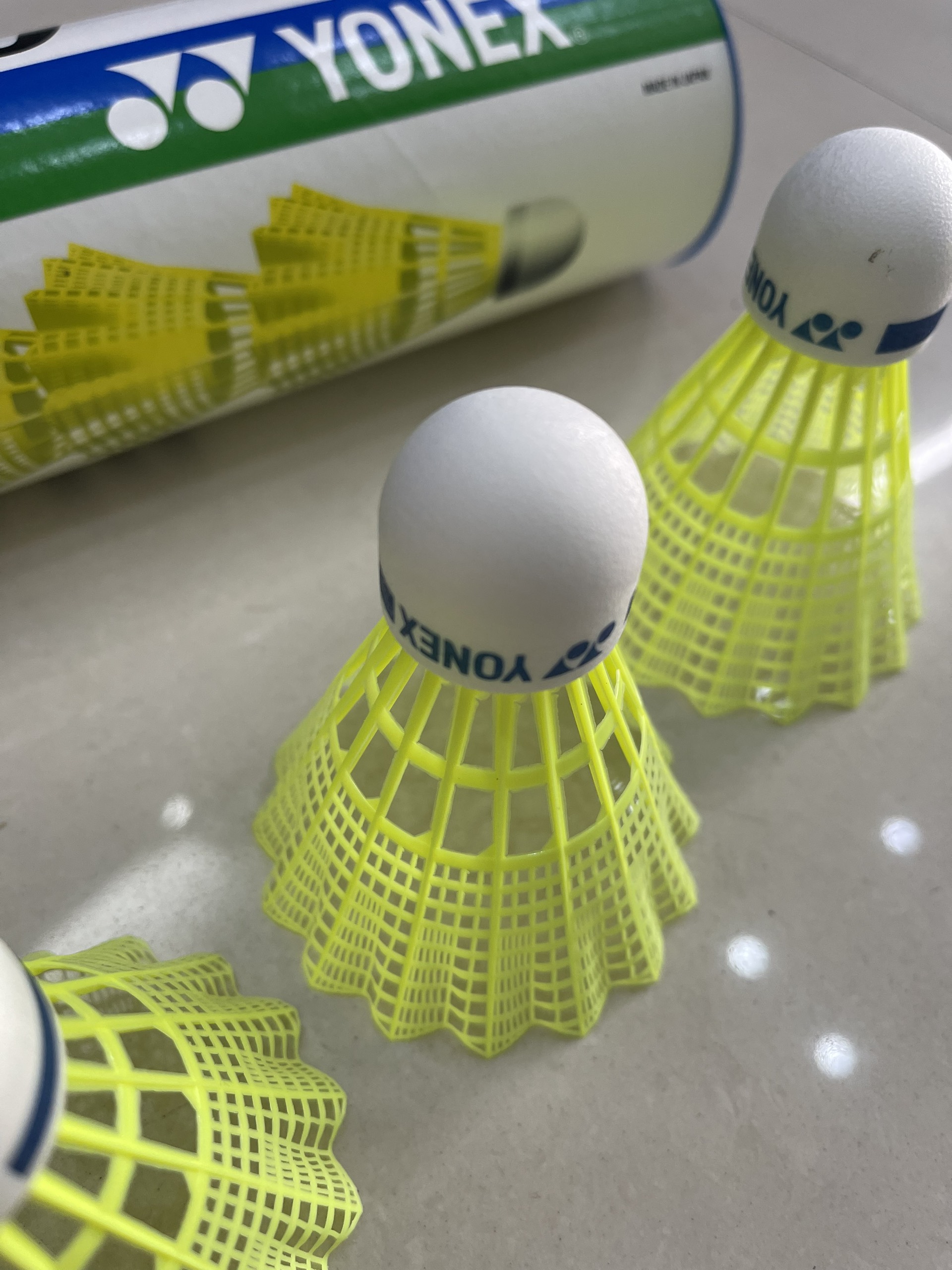 Ống Cầu Lông Nhựa Yonex Mavis 10 (6 Quả) - Chính Hãng Yonex