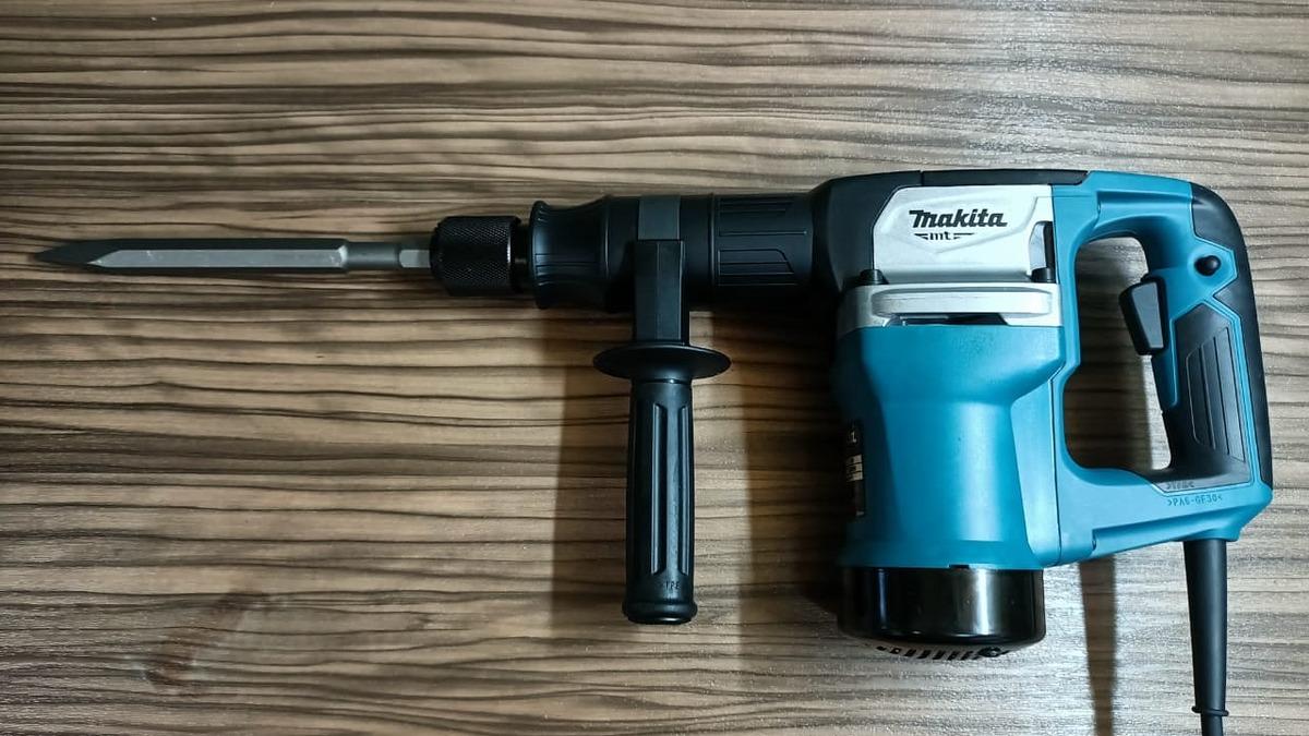 MÁY ĐỤC BÊ TÔNG 17MM 900W MAKITA M8600B - HÀNG CHÍNH HÃNG