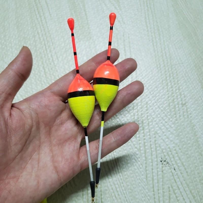 Phao câu cá giá rẻ 2k = 1 quả y hình đã cắm chân cắm phao