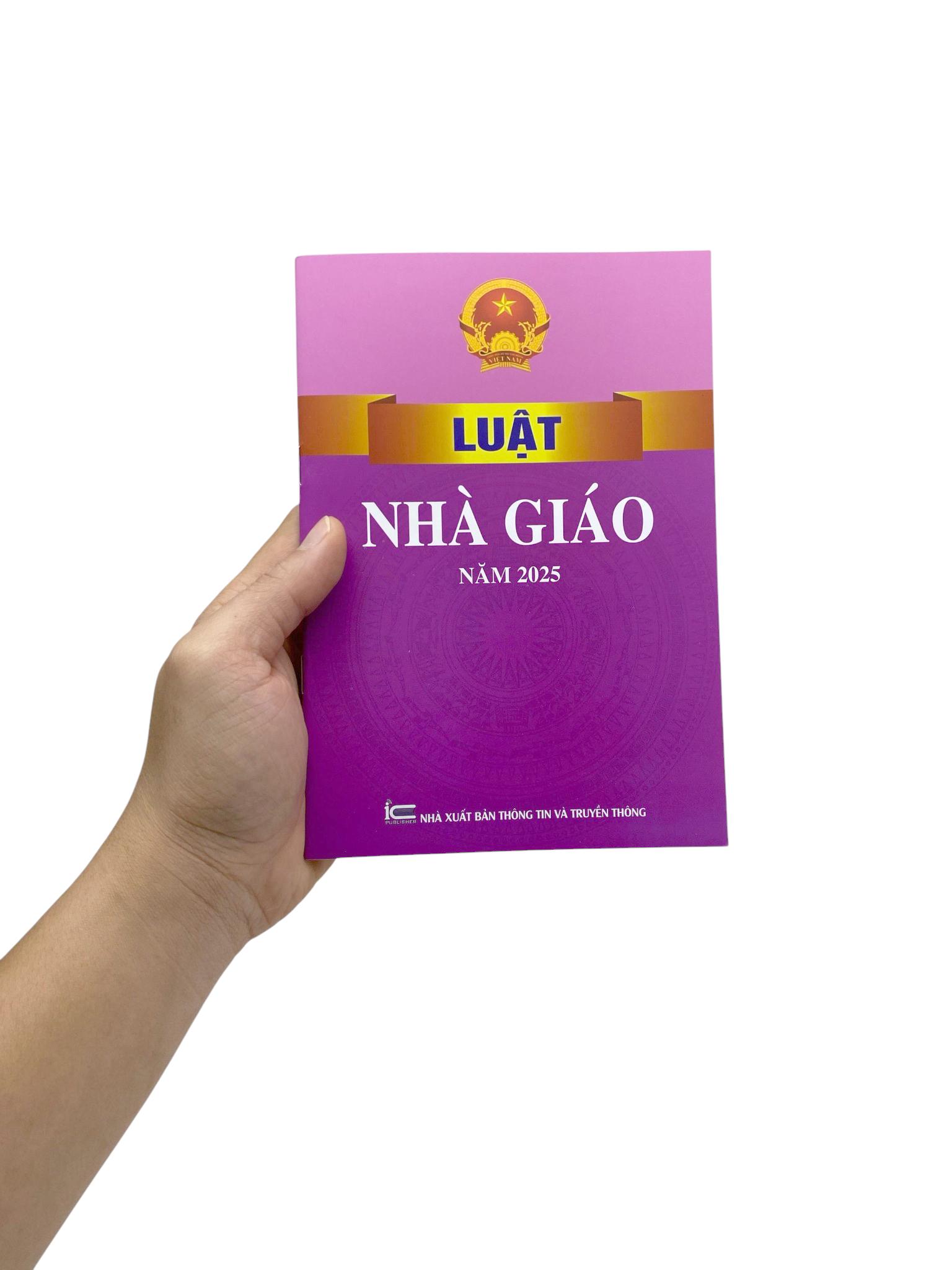 Sách - Luật Nhà Giáo Năm 2025