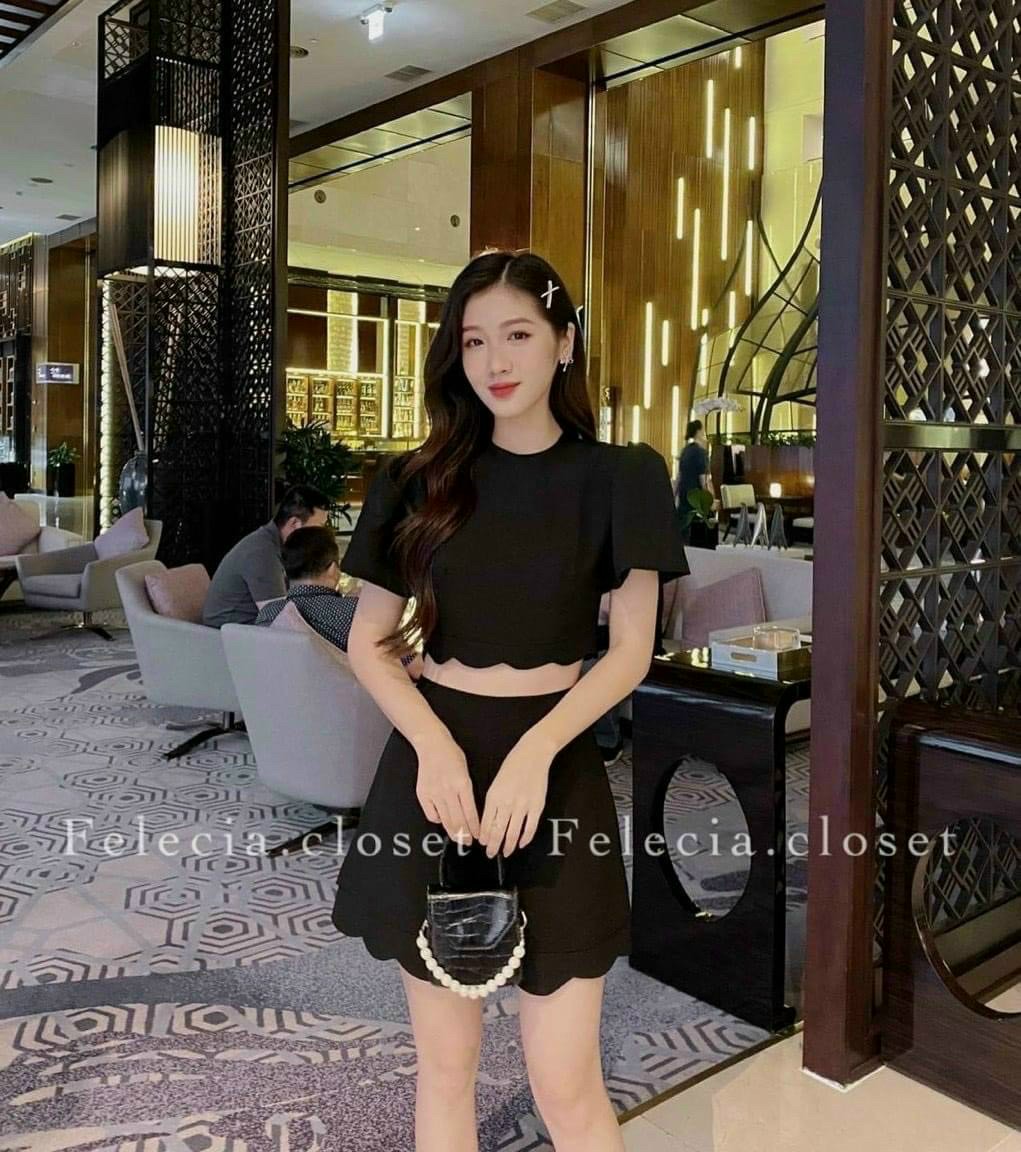SÉT ĐÙI CỘT NƠ SAU QUẦN LAI BÈO