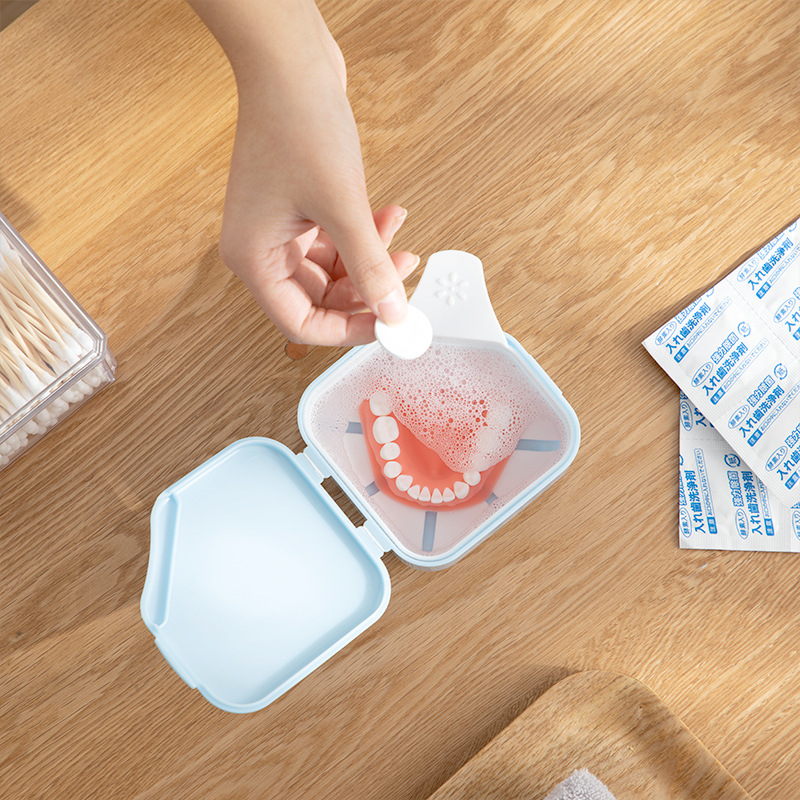 Cốc vệ sinh răng giả Novopin hộp đựng và vệ sinh răng Nhật Bản