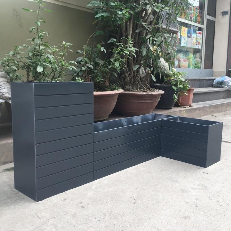 Chậu kẻ chỉ composite 50x20x20 sơn ghi đậm