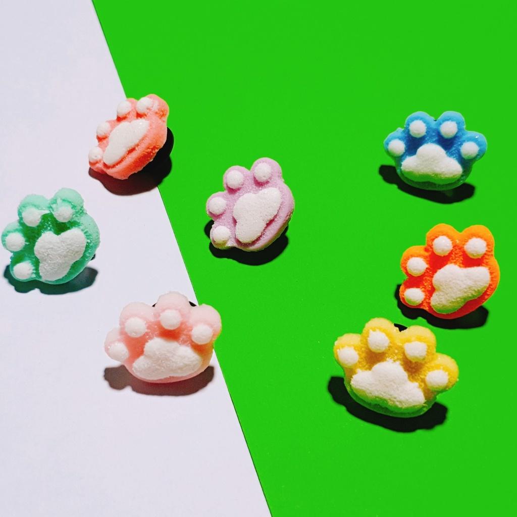 Jibbit loại sticker cài dép hình Chân mèo phủ đường màu ngẫu nhiên