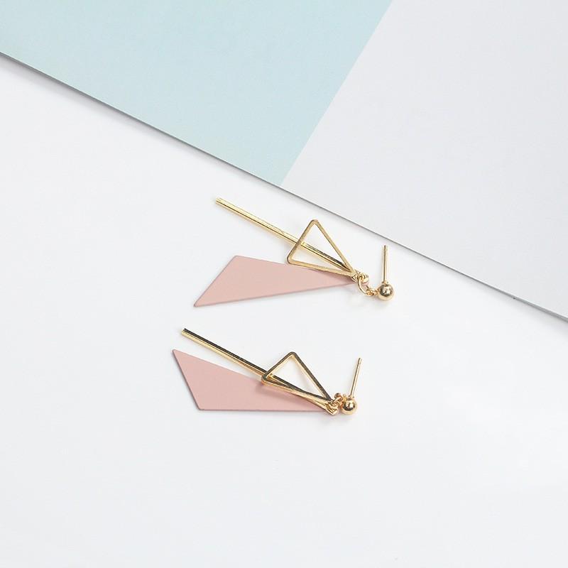 Hoa tai dáng dài thời trang phong cách cho nữ