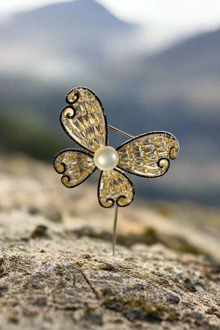 Trâm Cài Áo Vest, Áo Dài Hình Cánh Bướm Đính Ngọc Trai Baroque Điệp thời trang thiết kế Hity ACC416