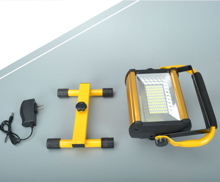 Đèn led siêu sáng sạc điện tích hợp 3 chế độ sáng tăng dần và 1 đèn nháy báo SOS công suất 100W