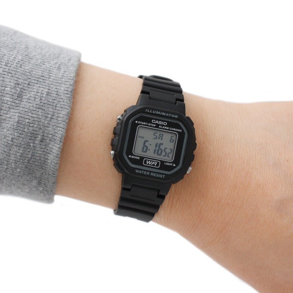 Đồng Hồ Điện Tử Nữ Casio LA-20WH-1A Dây Nhựa