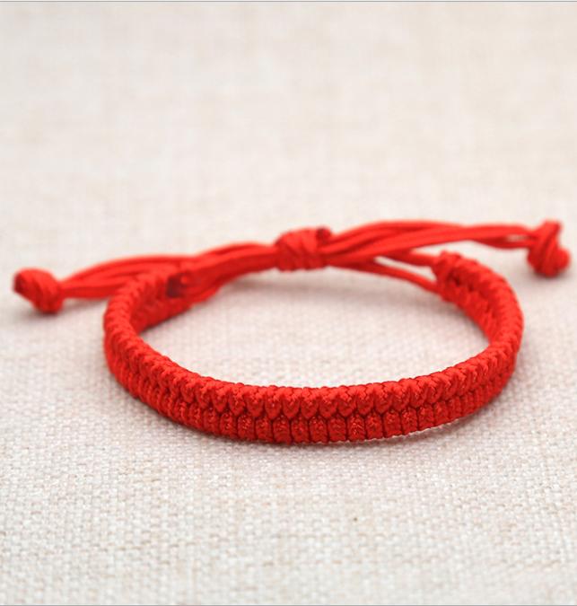 Vòng gỗ đàn hương đỏ hạt hình giọt nước tặng vòng chỉ đỏ may mắn