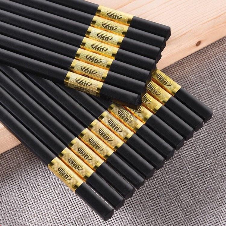 Bộ 5 Đôi Đũa Nhựa Đen Nhám Cao Cấp Mạ Vàng Sang Trọng