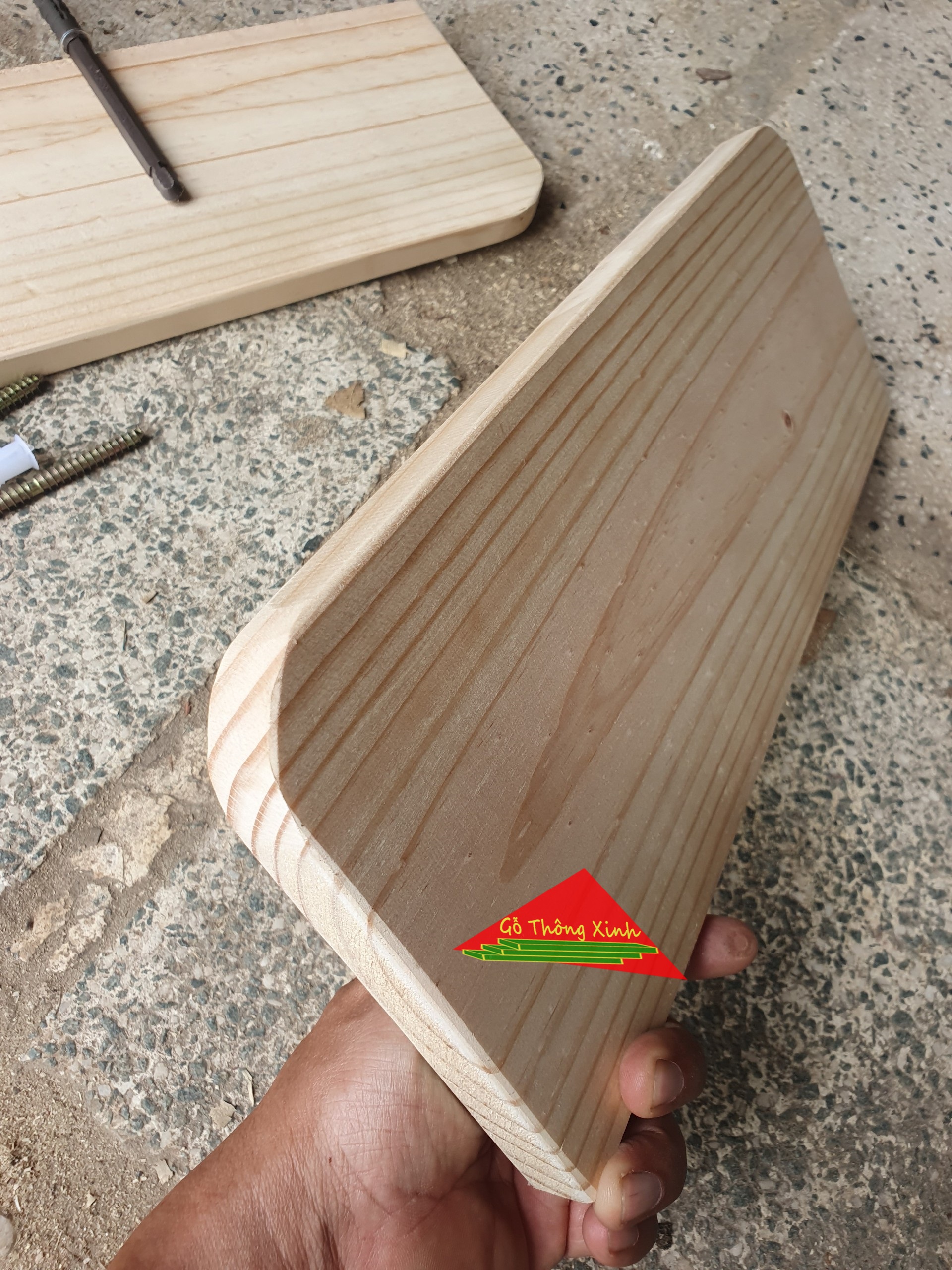 Kệ gỗ âm tường bằng gỗ thông tự nhiên rộng 15cm, dài 40cm,dày 2cm kèm tắc kê,vít