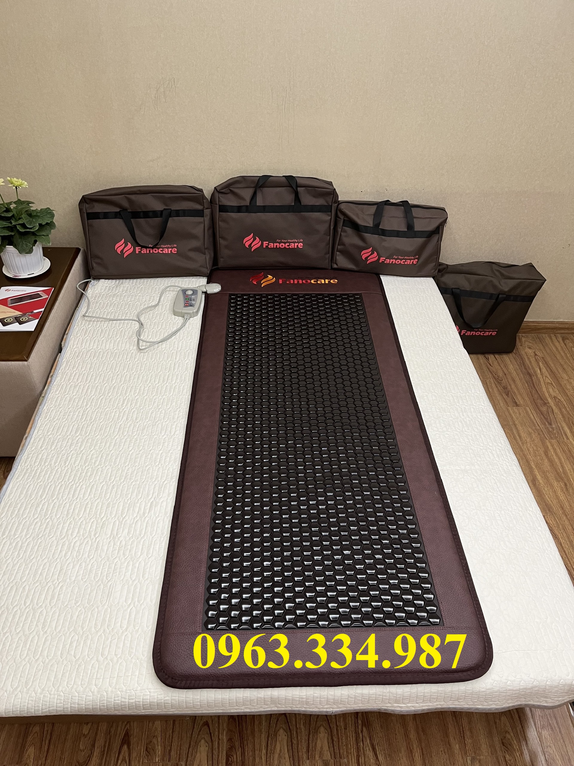 Thảm đá nhiệt nóng Fanocare KT 80x190x3.5cm C2500D lục giác đen