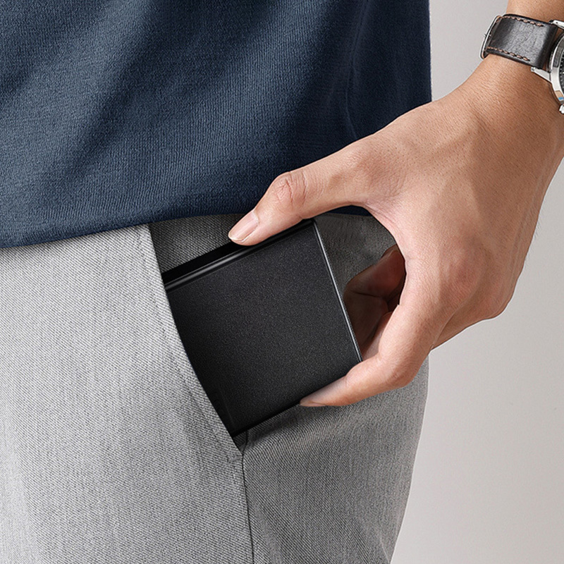 Hộp Đựng Thuốc Focus YH118 Có Chỗ Để Bật Lửa