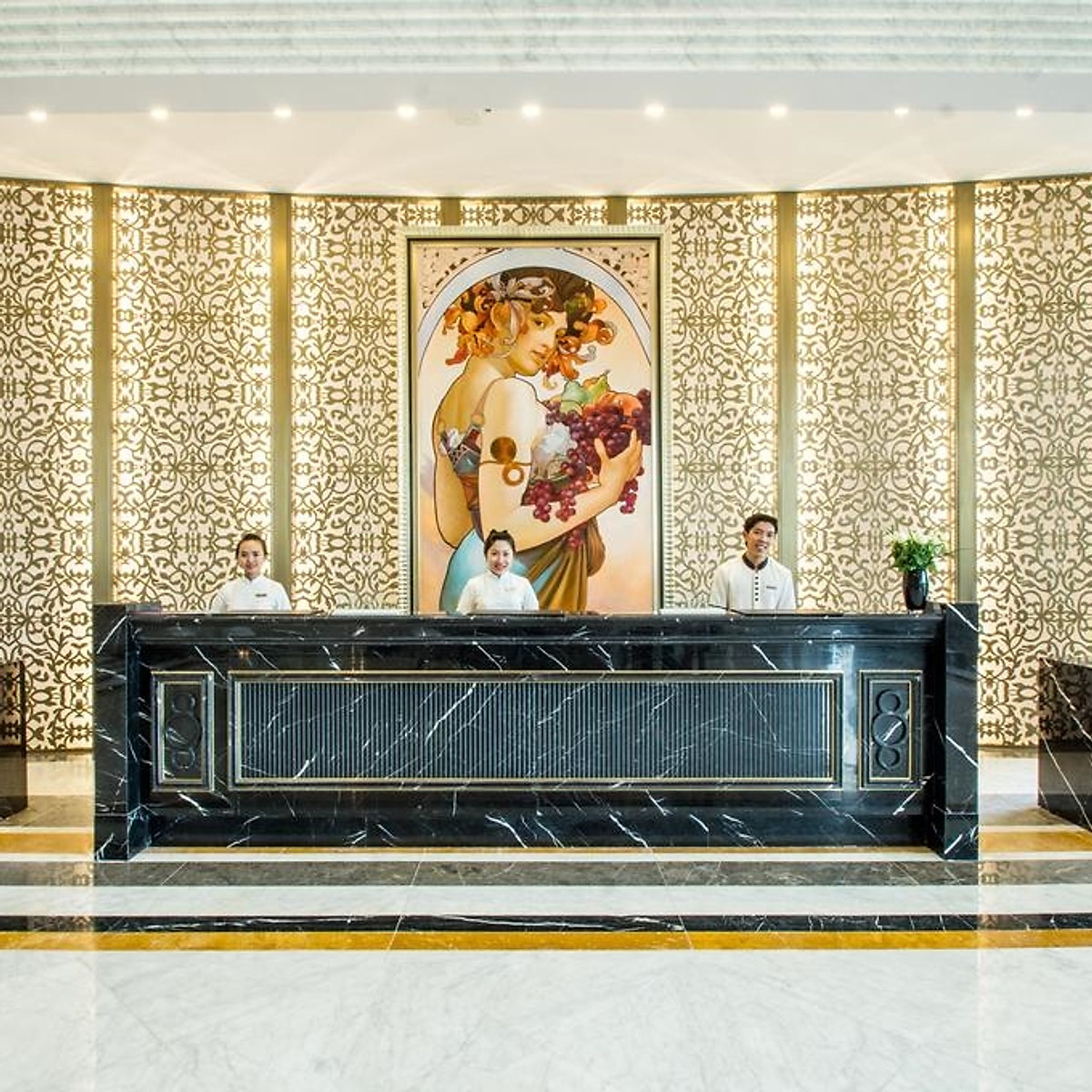 Trọn Gói 3N2Đ Cho 06 Người Tại Vinpearl Phú Quốc Hoặc Nha Trang, Villa 03 PN, 06 Bữa Buffet, Vui Chơi VinWonders Không Giới Hạn