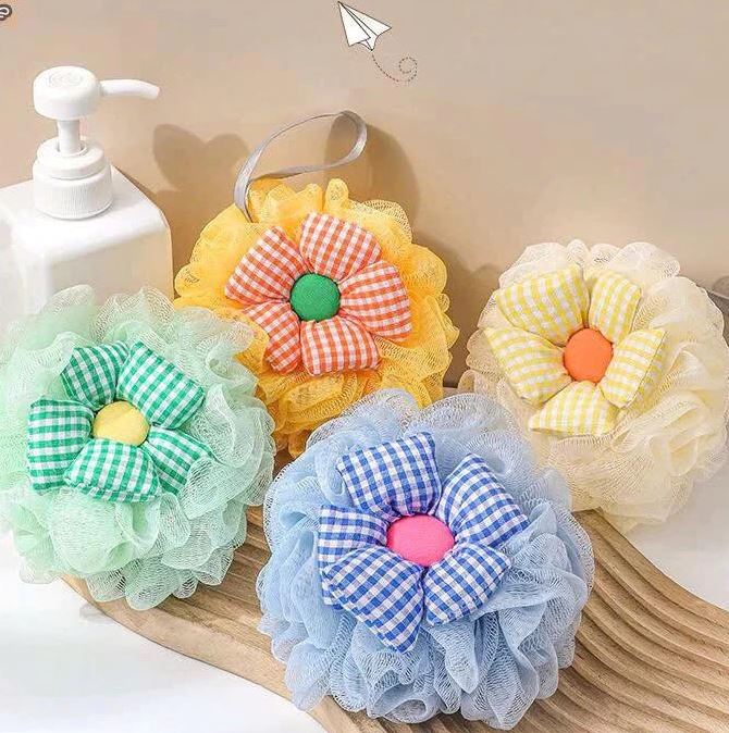 Set 2 Bông Tắm Hình Hoa Sọc Caro Tạo Bọt Chất Liệu Lưới Tròn Mềm Mại - Giao màu ngẫu nhiên