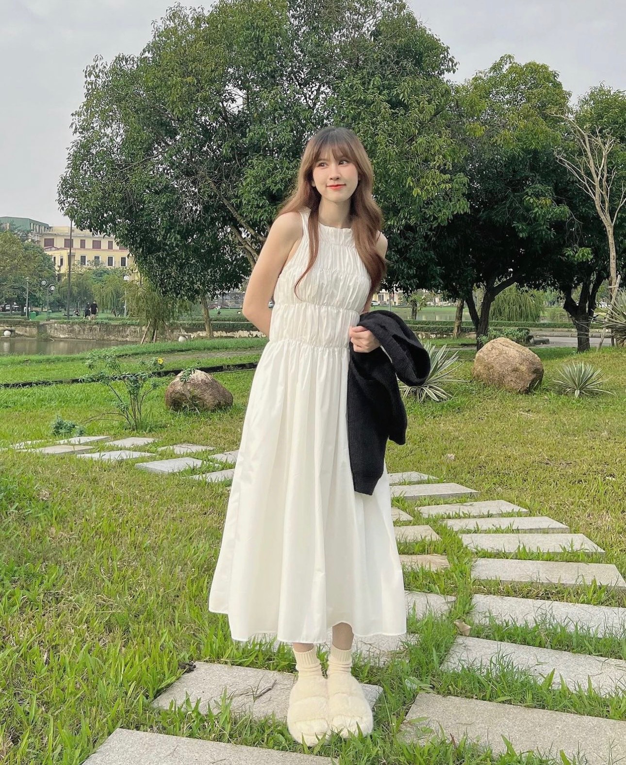 Đầm trắng sat nách maxi kèm khoác ngoài ulzzang