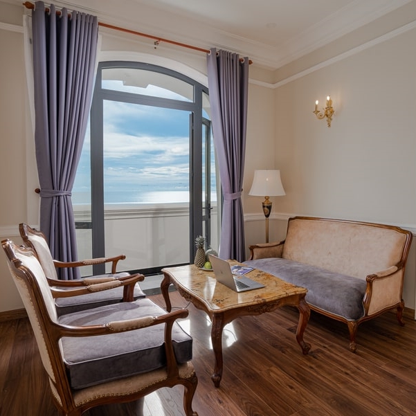 AVS Hotel 4* Phú Quốc - Buffet Sáng, Hồ Bơi Vô Cực, Khách Sạn Trung Tâm Dương Đông