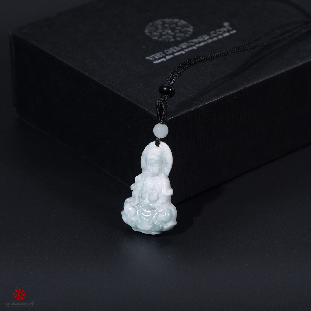 Mặt dây chuyền Phật Bà Quan Thế Âm Bồ Tát cẩm thạch A tự nhiên 100% không qua xử lý - Độ mạng bình an, hợp tất cả các mệnh | VietGemstones
