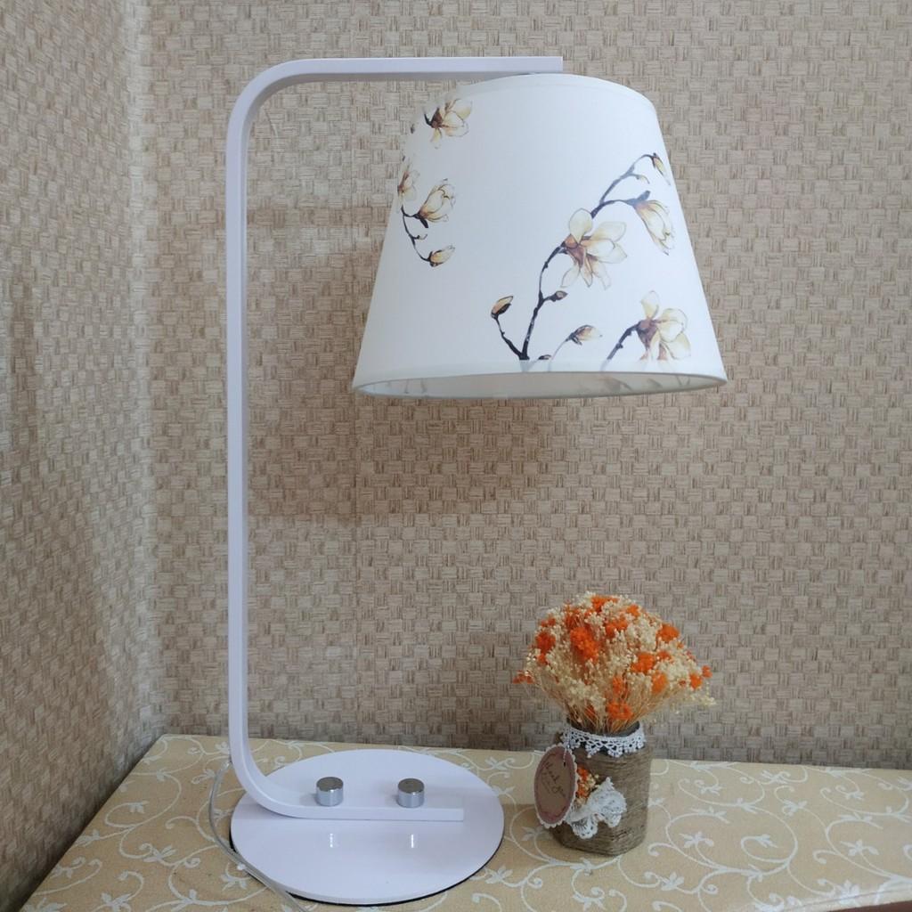 Đèn ngủ để bàn trang điểm cao cấp DB9005 - Tặng kèm Bóng LED cao cấp