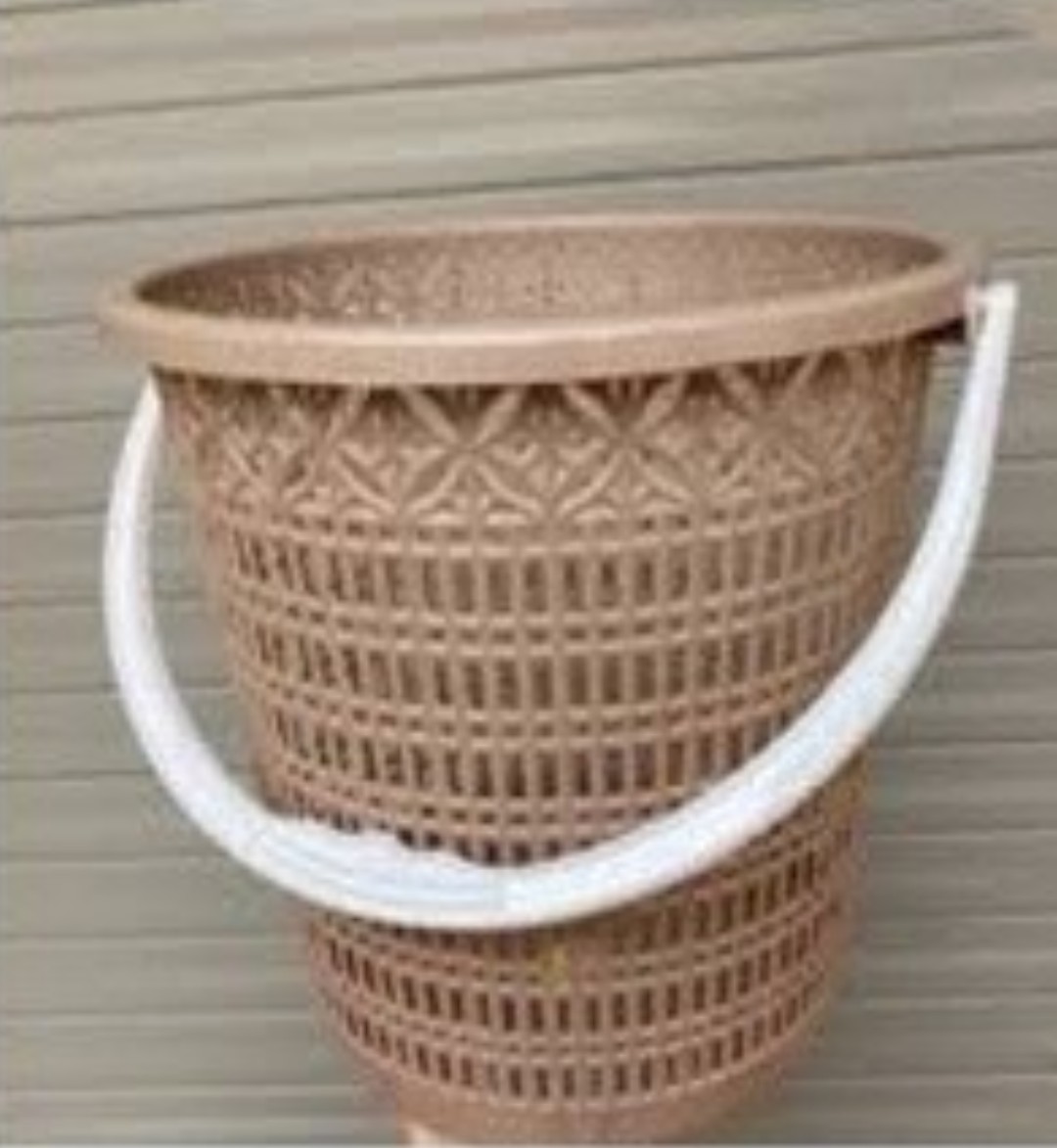 Sọt rác nhưa có quai xáchhình hoa văn