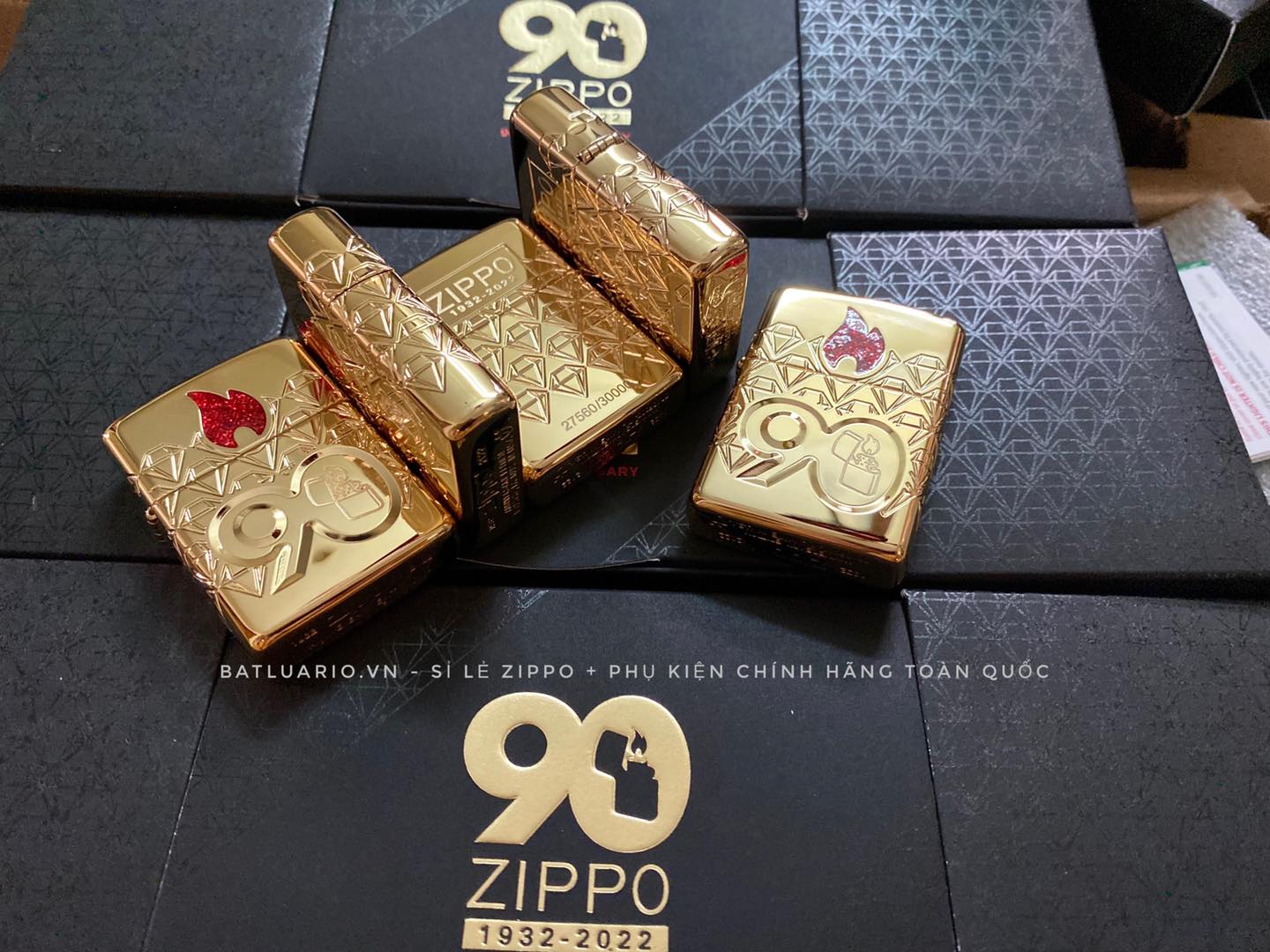 Bật Lửa Zippo 49866 – Zippo 90th Anniversary Limited Edition – Zippo 2022 Collectible Of The Year Asia – Gold Plated – Zippo Coty 2022 Asia