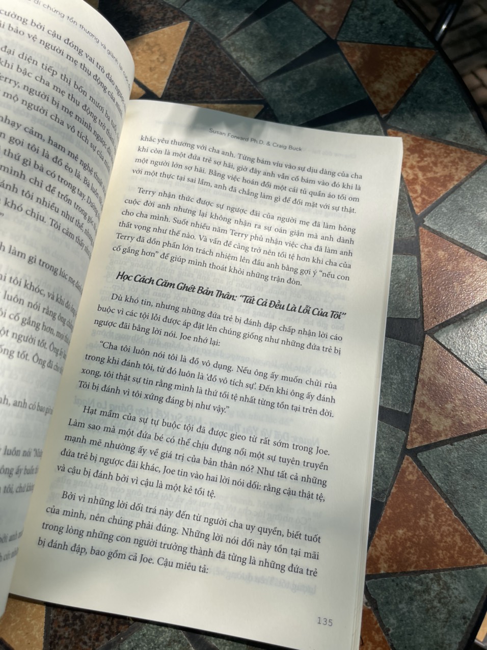 [New York Times Bestseller] CHA MẸ ĐỘC HẠI – Vượt qua di chứng tổn thương và giành lại cuộc đời bạn – Susan Forward và Craig Buck – Nguyễn Thị Thanh Hằng dịch – SKYmommy – AZ VIETNAM – NXB Phụ Nữ (Bìa mềm)