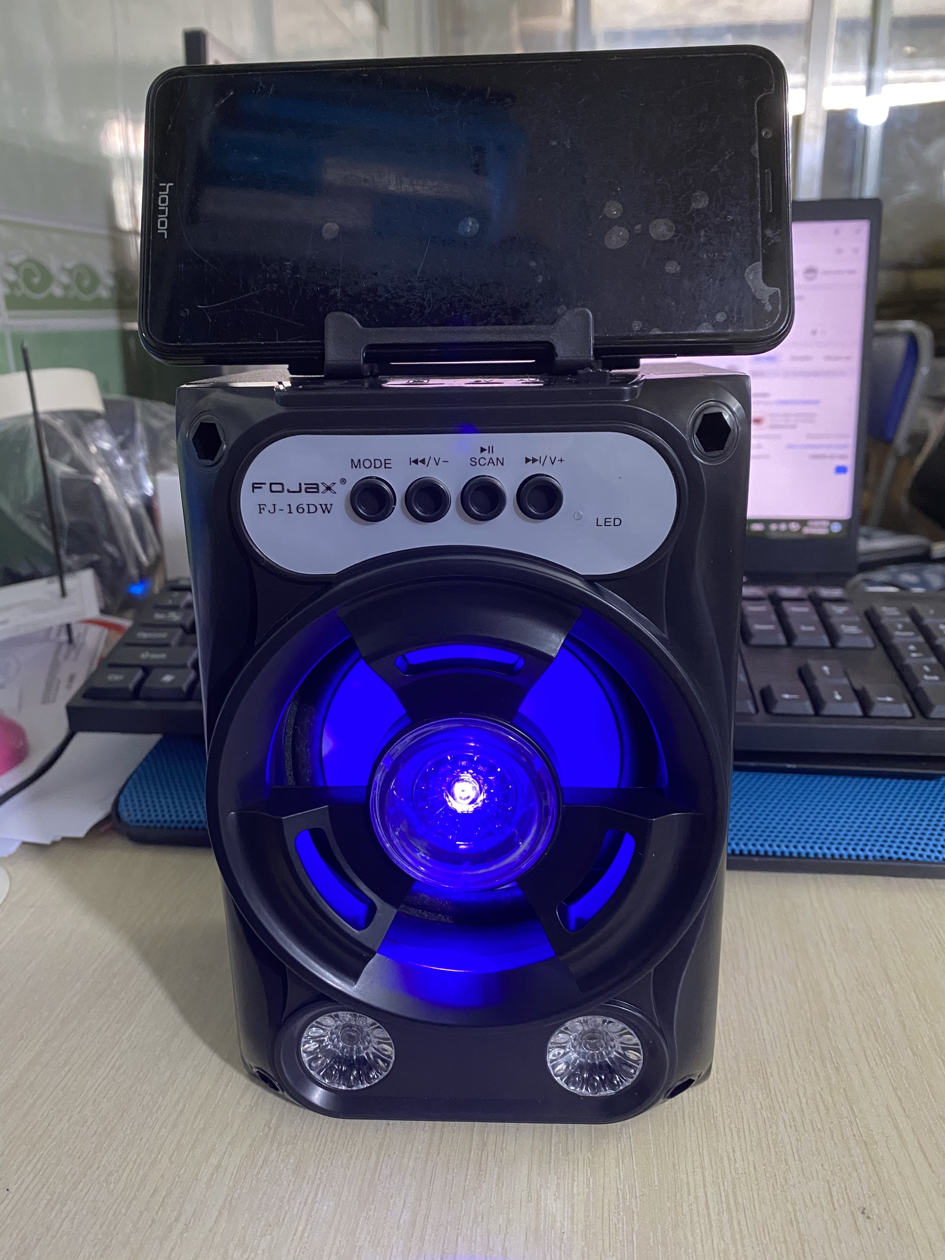 Loa gỗ Bluetooth xách tay TX-018