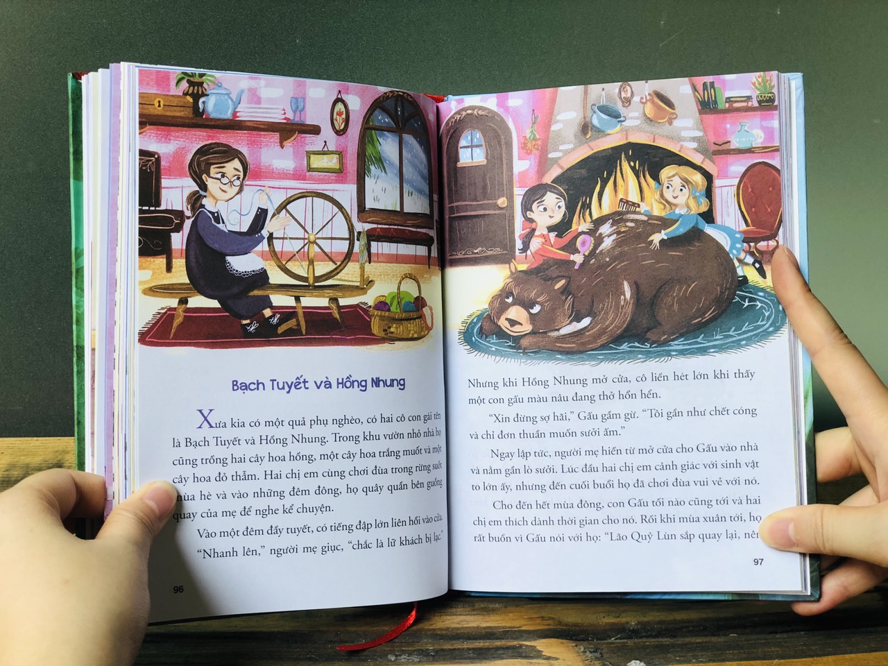 Sách truyện kể hàng đêm 10 minute fairy tales và  bedtime story tặng kèm file nghe - bìa cứng, in màu, song ngữ anh việt