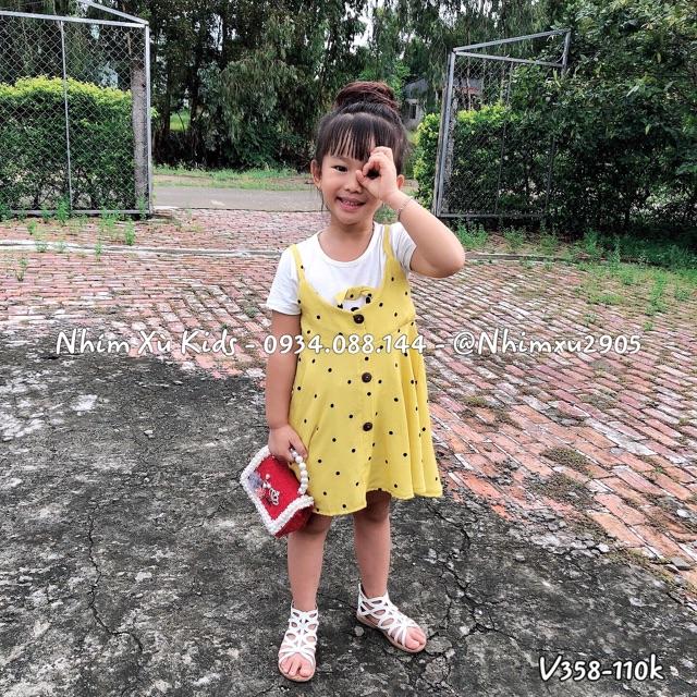 Đầm yếm liền chấm bi cho bé yêu