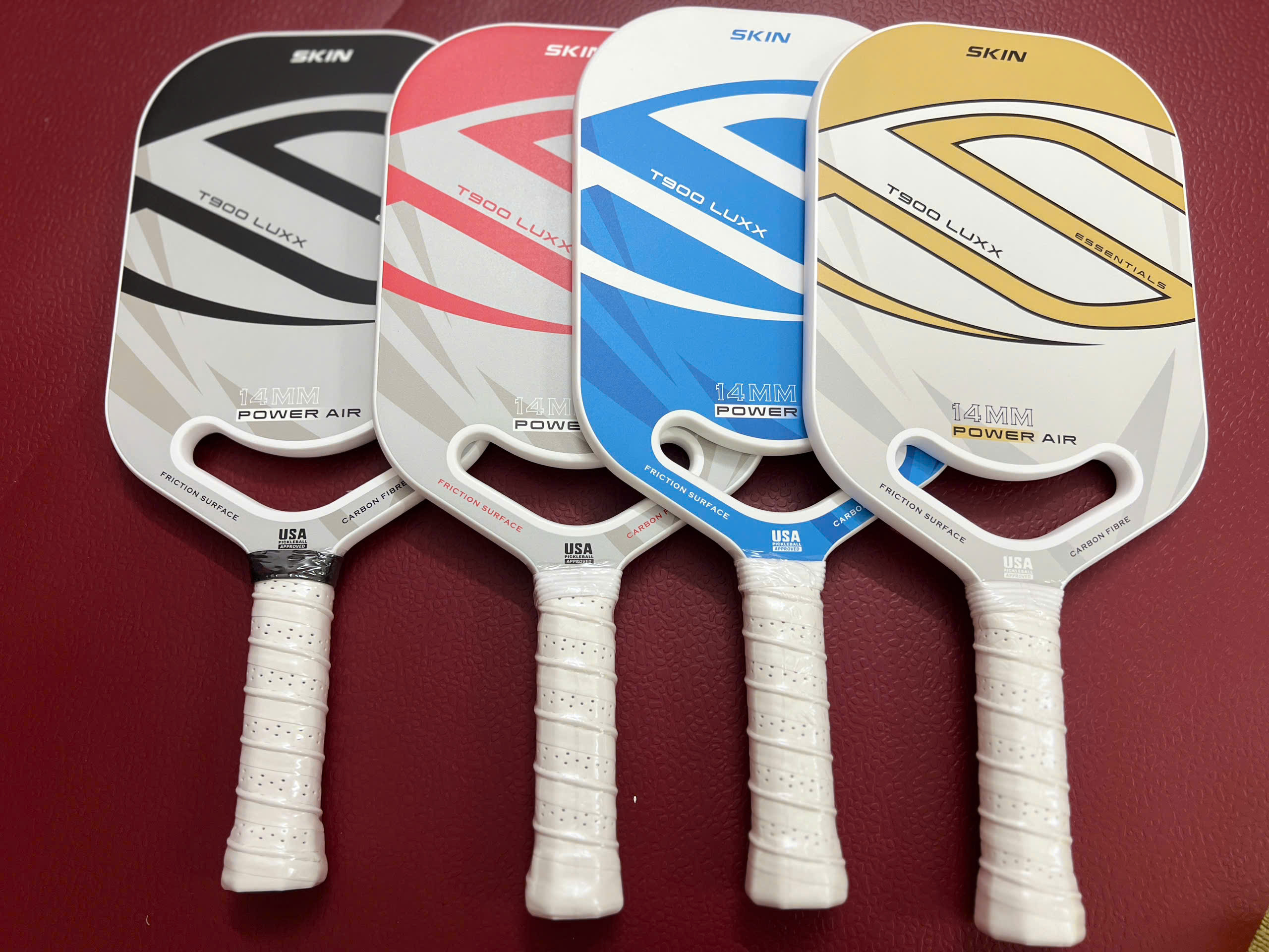 Vợt Pickleball Skin carbon T900 Luxx dày 14mm, bề mặt nhám bám bóng, tặng kèm cuốn cán, 1 quả bóng và túi đeo tiện lợi