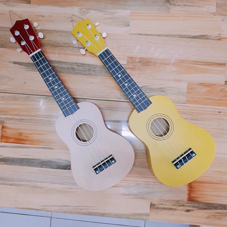 Đàn ukelele nhiều màu sắc đáng yêu