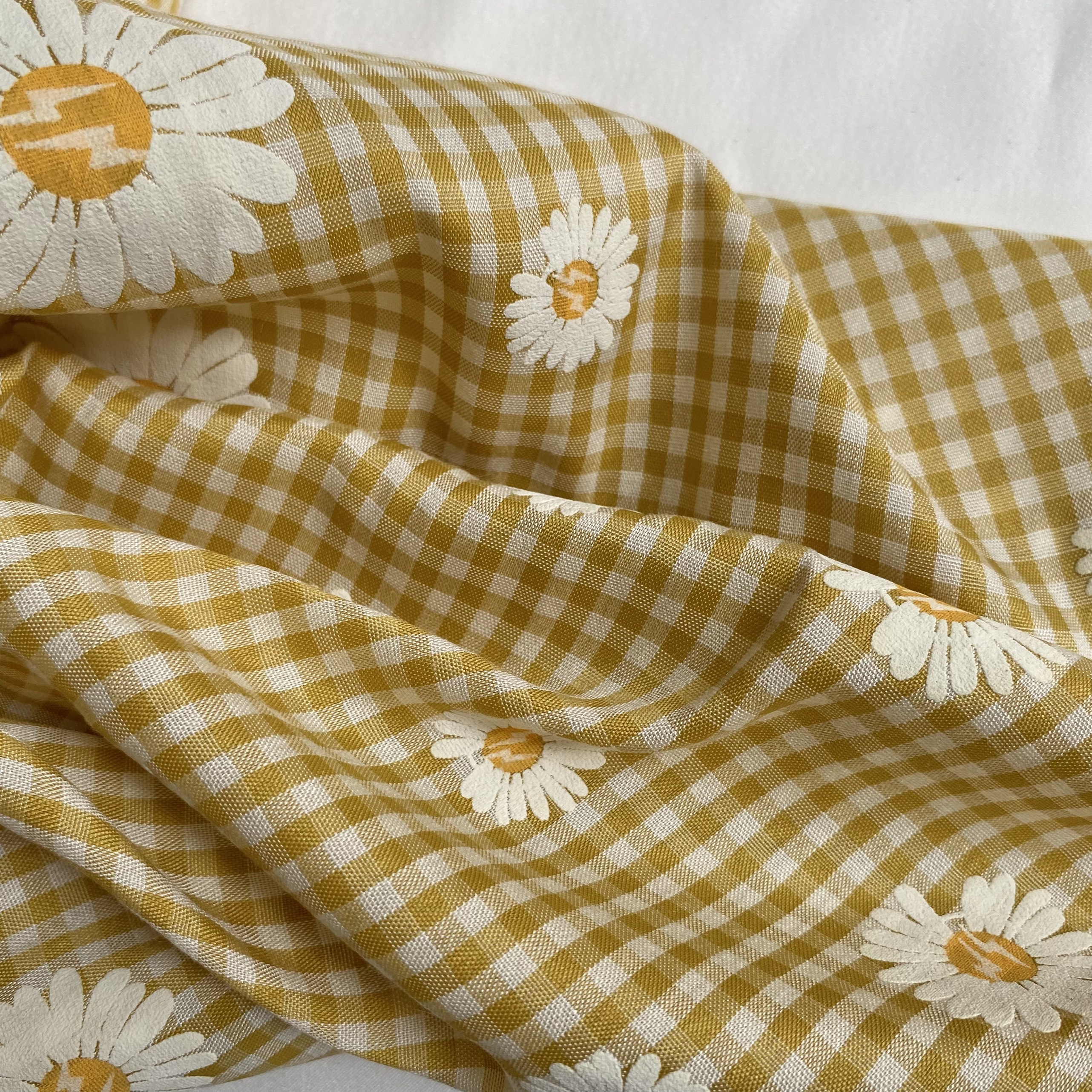 Vải Thô Cotton Pha Vàng Nhỏ Hoa Cúc Sơn Khổ 1m4 - Không Co Giãn - May Đầm, Áo Kiểu, Đồ Bộ, Đồ Trẻ Em
