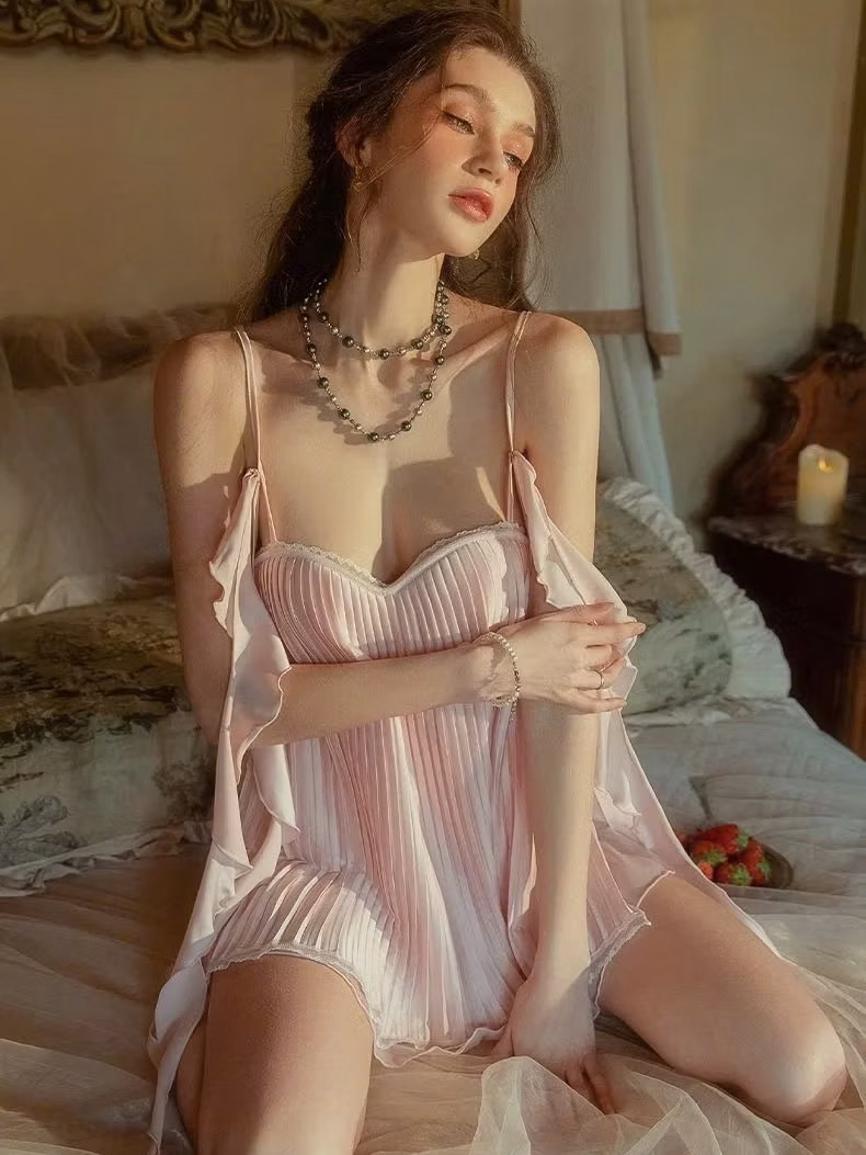 Váy ngủ D377 Lụa Cao Cấp Mẫu Trơn Xếp Ly Bánh Bèo Xinh Xắn