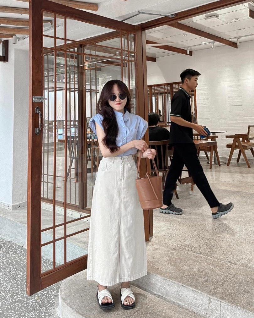 SET ĐI CHƠI, SET 2 MÓN ÁO SƠ MI KIỂU ĐỆM VAI PHỐI CHÂN VÁY KAKI CỰC HOT