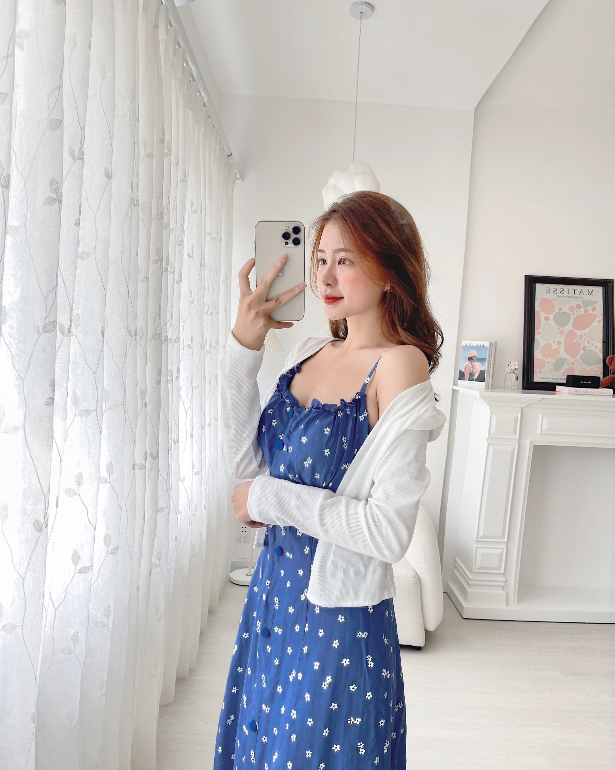 Set đầm 2 dây midi xanh kèm áo khoác trắng