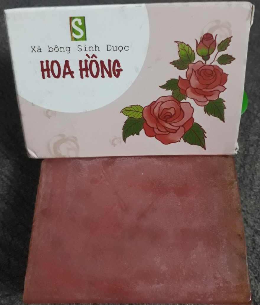 Xà bông Sinh Dược Hoa Hồng giúp làm mềm da, sạch khuẩn, nuôi dưỡng da sáng khỏe, dưỡng ẩm, se khít lỗ chân lông, màu hồng cực ngọt - lên sắc tự nhiên, an toàn, thân thiện.