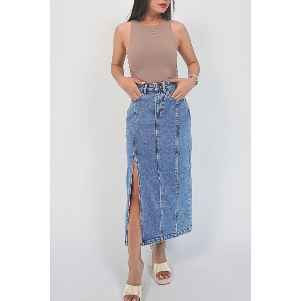 Chân Váy Jean Dáng Dài Xẻ Sườn V1_Váy bò dài Xẻ Tà Màu Xanh Nhạt siêu hot trens, chĩnh hãng Samma Jeans