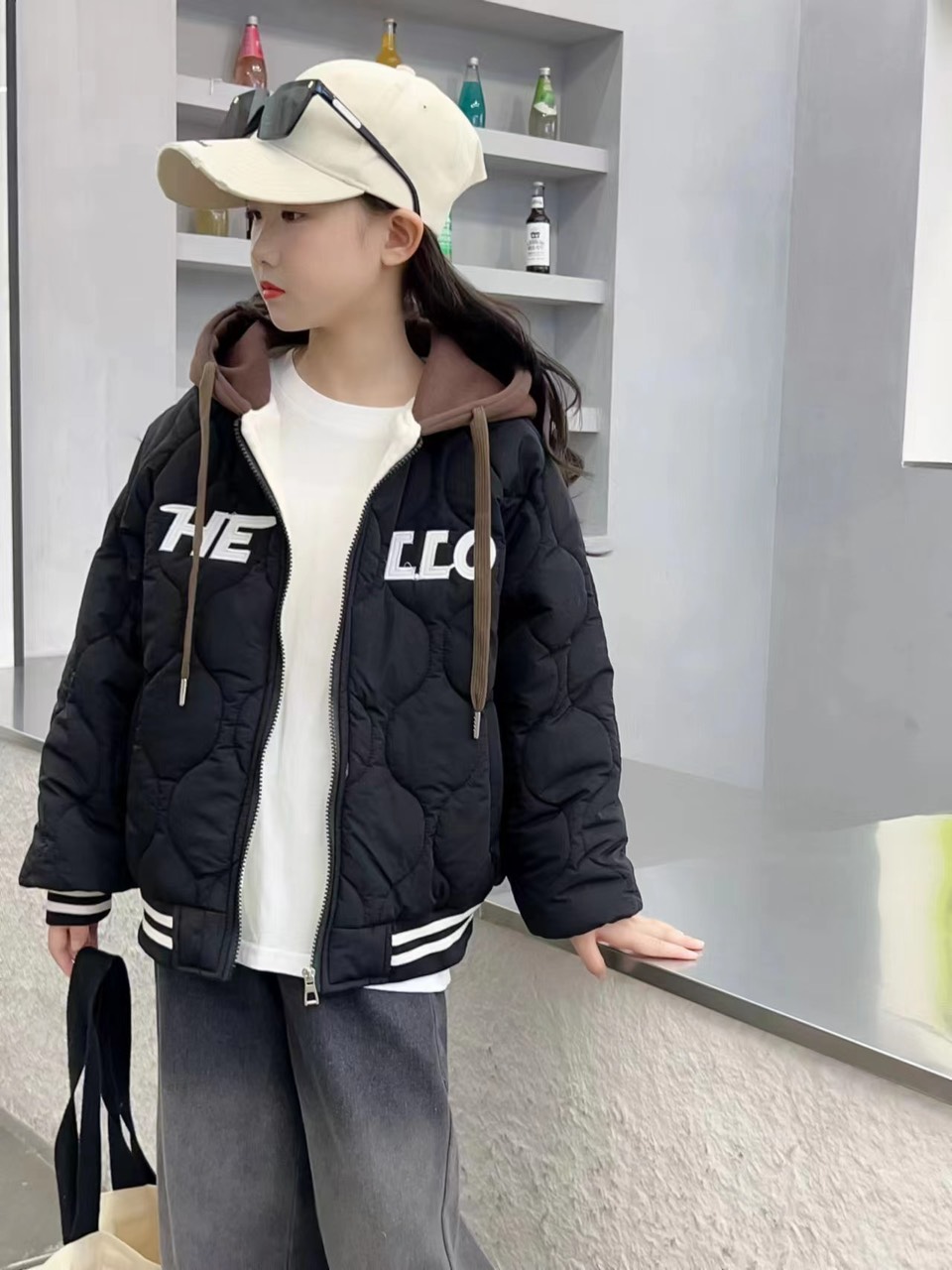 Áo Bomber bé gái size đại 5-12 tuổi thêu chữ HELLO. Áo khoác cho bé cao cấp khỏe khoắn thời trang