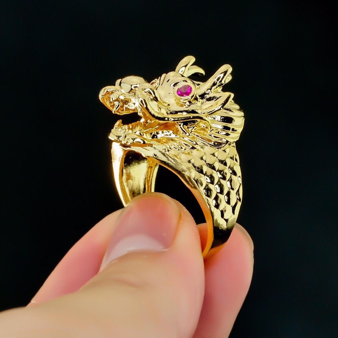 01 Nhẫn Nam Đầu Rồng Mắt Đỏ - Đá Thạch Anh - Mẫu Mới Nhất