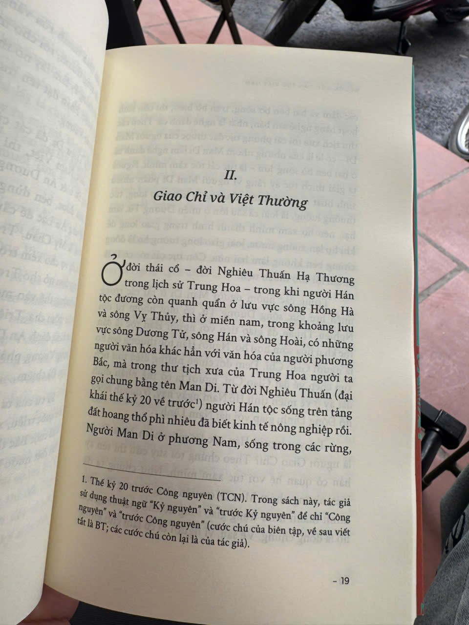 (COMBO 2 CUỐN) NGUỒN GỐC DÂN TỘC VIỆT NAM, VĂN HOÁ LÀ GÌ? – Đào Duy Anh – NXB Thế Giới – Omega Plus