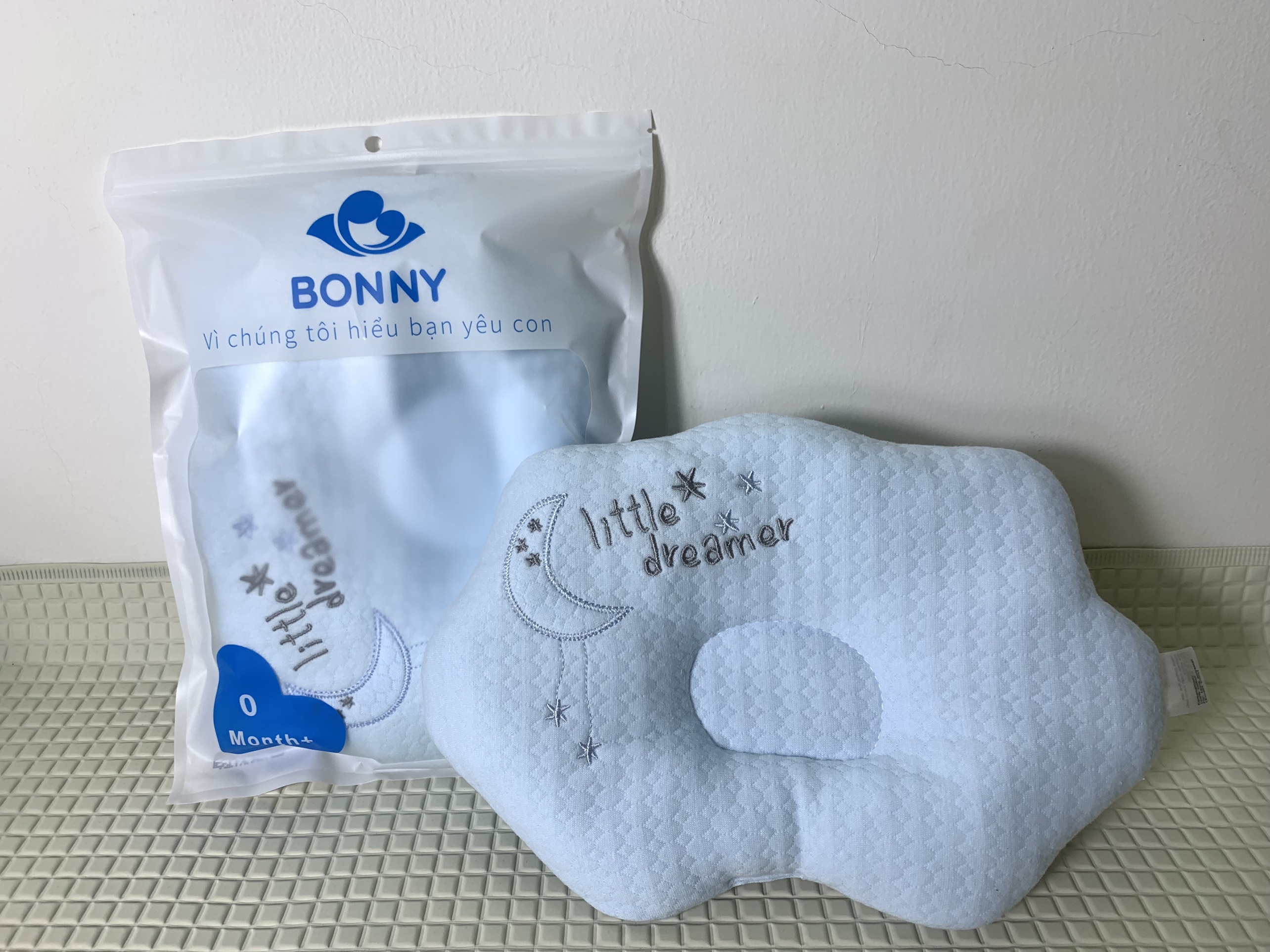 Gối bông Bonny mềm chống méo đầu, bẹp đầu, nghẹo cổ, còm lưng cho bé, gối cho trẻ sơ sinh